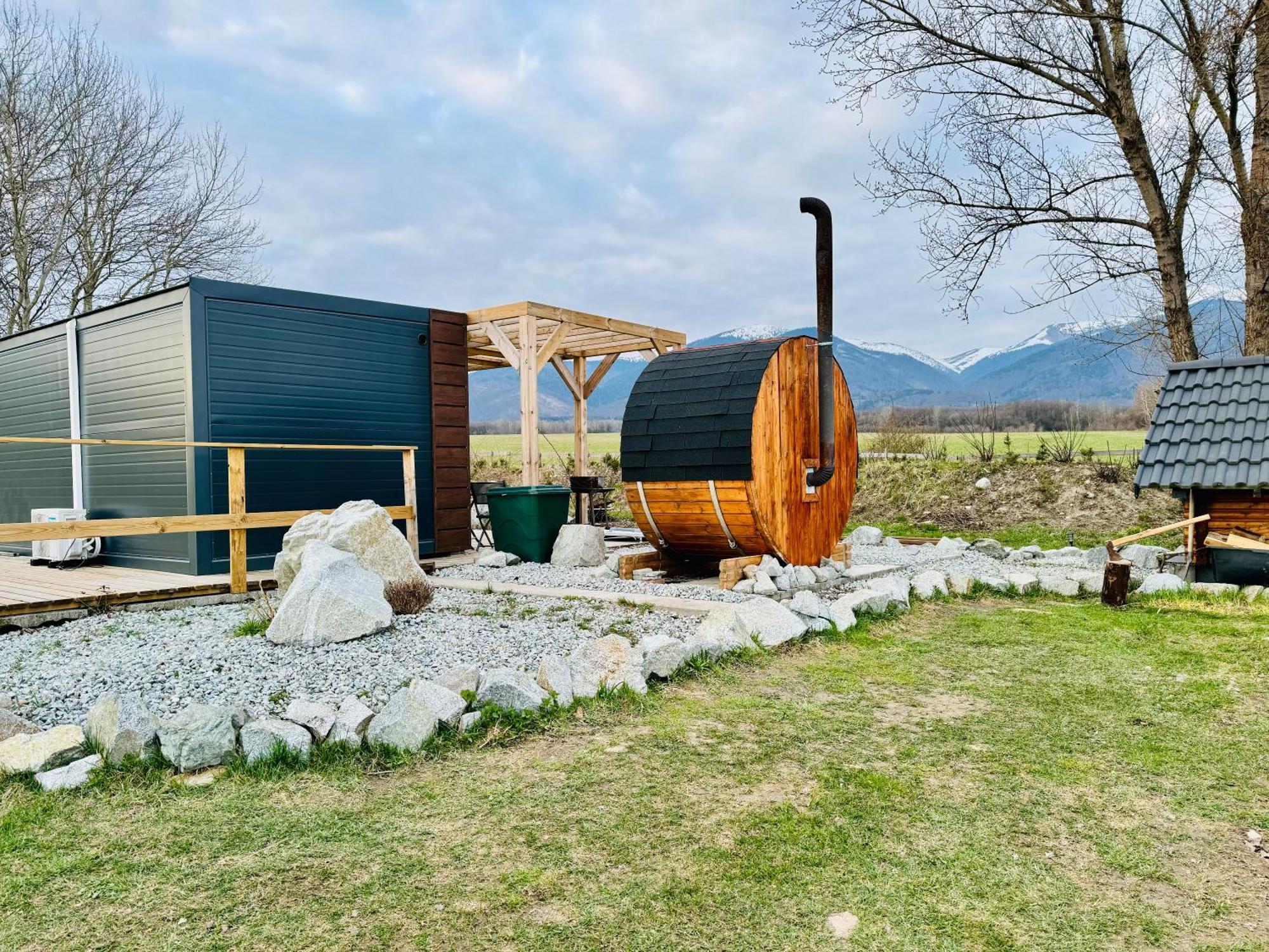 Tiny House With Mountain Views Apartment Turany Bagian luar foto