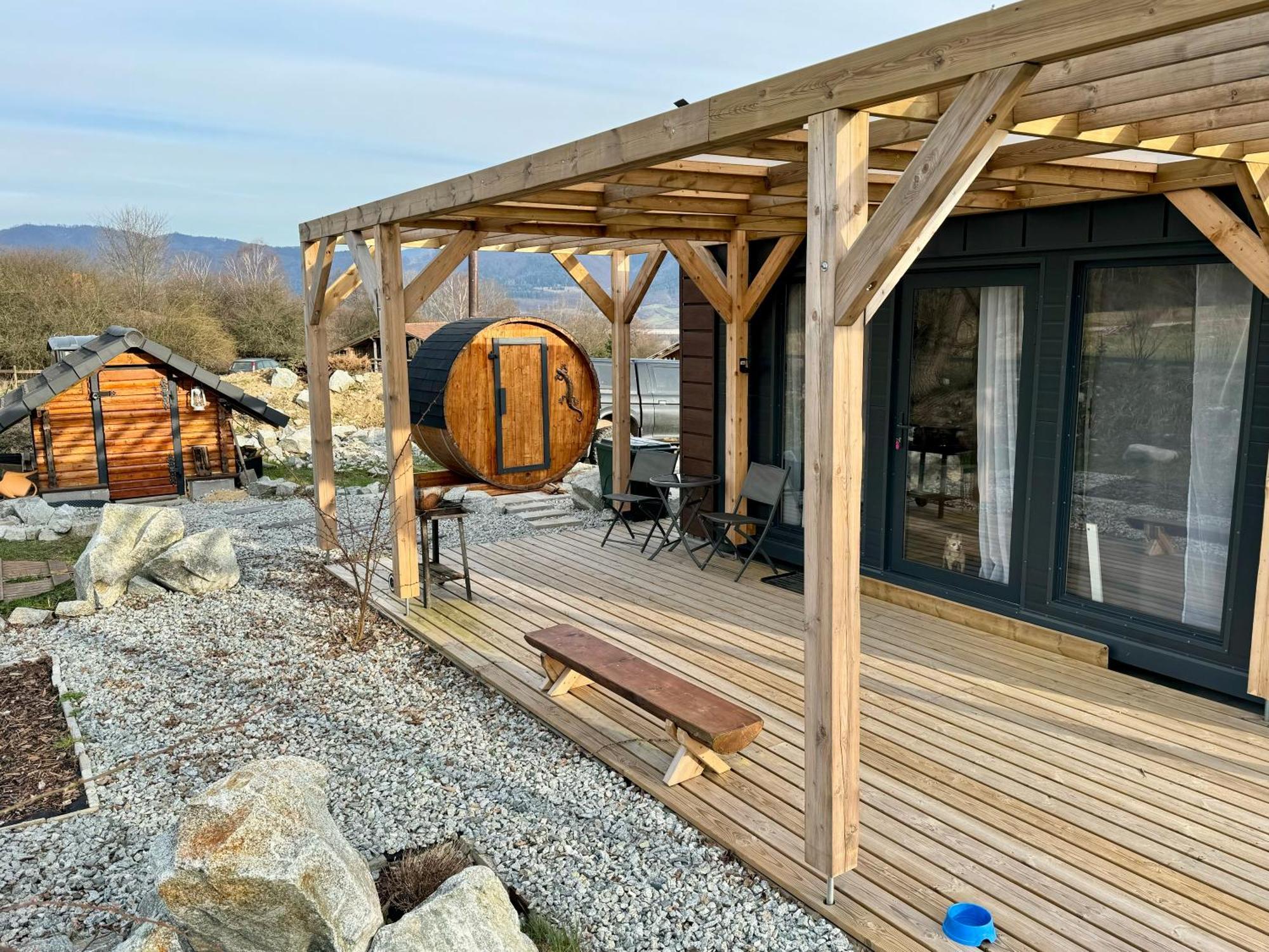 Tiny House With Mountain Views Apartment Turany Bagian luar foto